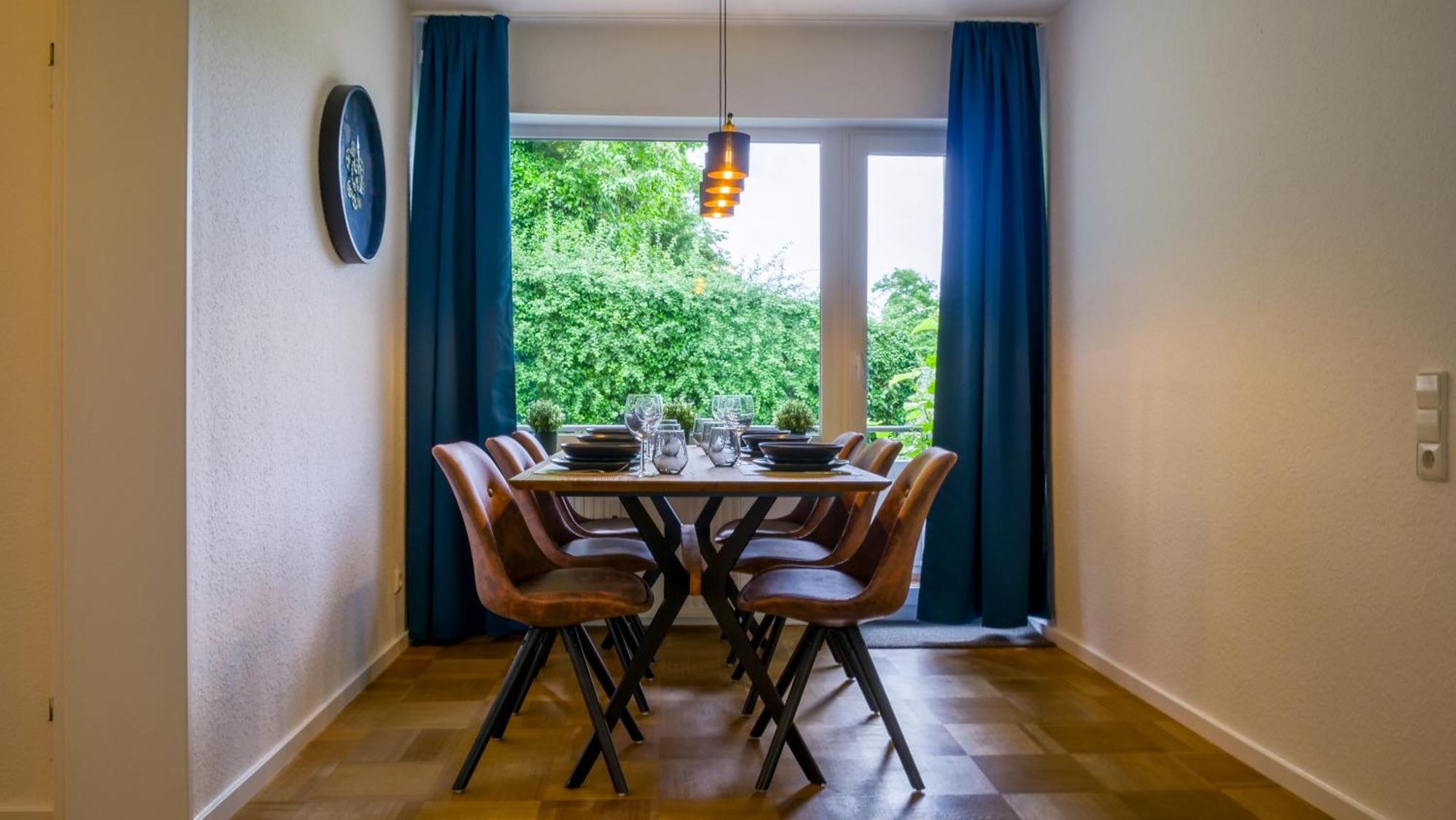 Gross, Modern, Zentrumsnah Mit Parkplatz Und Garten Ulm Exterior foto